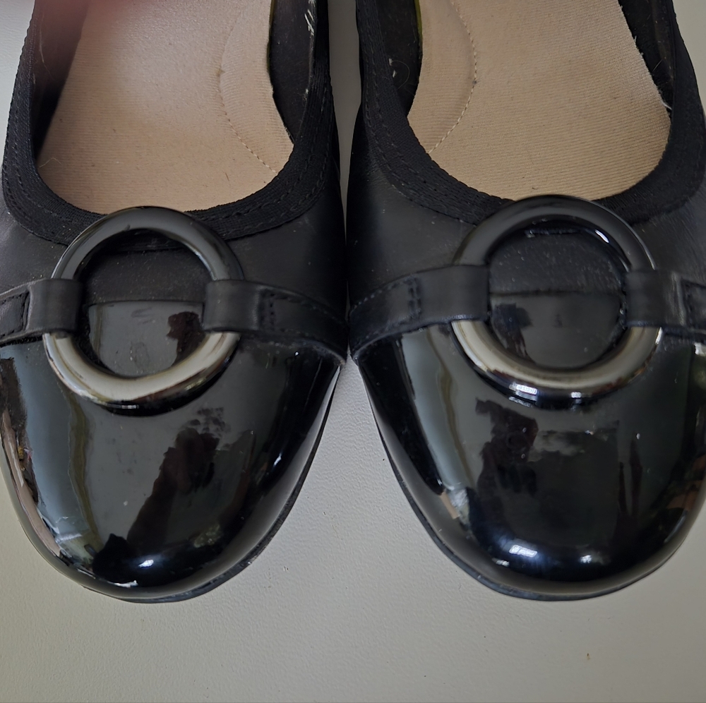 Clarks Collection Women's Black Flats